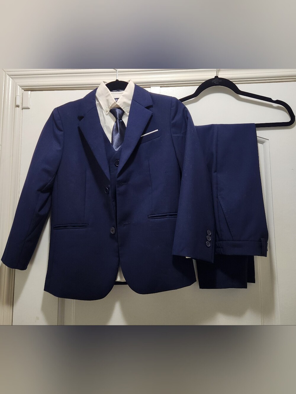 Boys Navy Three-Piece Matching Suit Set w Shirt & Tie...